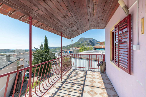 Haus mit Meer- und Bergblick in Sutomore — 110 m², Grundstück 150 m²